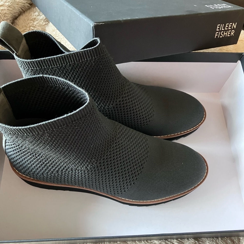 Eileen Fisher London knit wedge bootie in Graphite size 8 - NIB - Picture 4 of 10